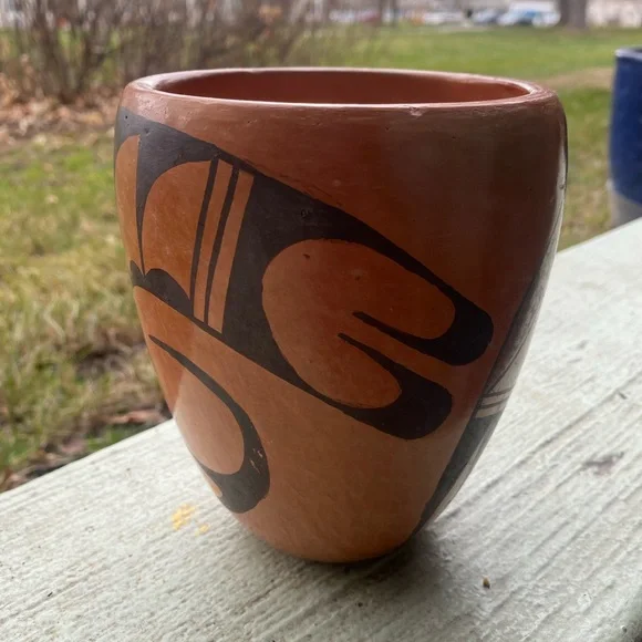 Beautiful Signed, Vintage Hopi Pottery Vase by Renowned Potter Frieda Poleahla - Picture 6 of 12